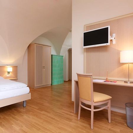 Cma Stift Ossiach Hotel Exterior foto