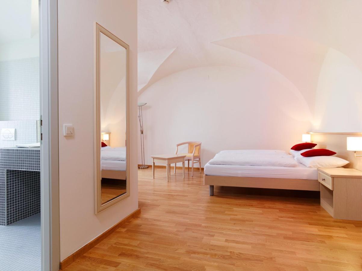 Cma Stift Ossiach Hotel Exterior foto